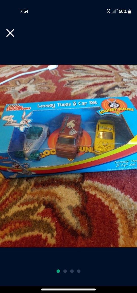 2002 ERTL Racing Champions Looney Tunes 3 Car Set 1/64 Scale