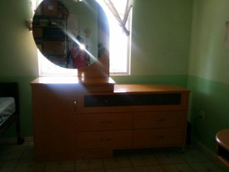 Dresser