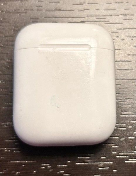 Apple AirPods First Generation Used - Original Apple Product
