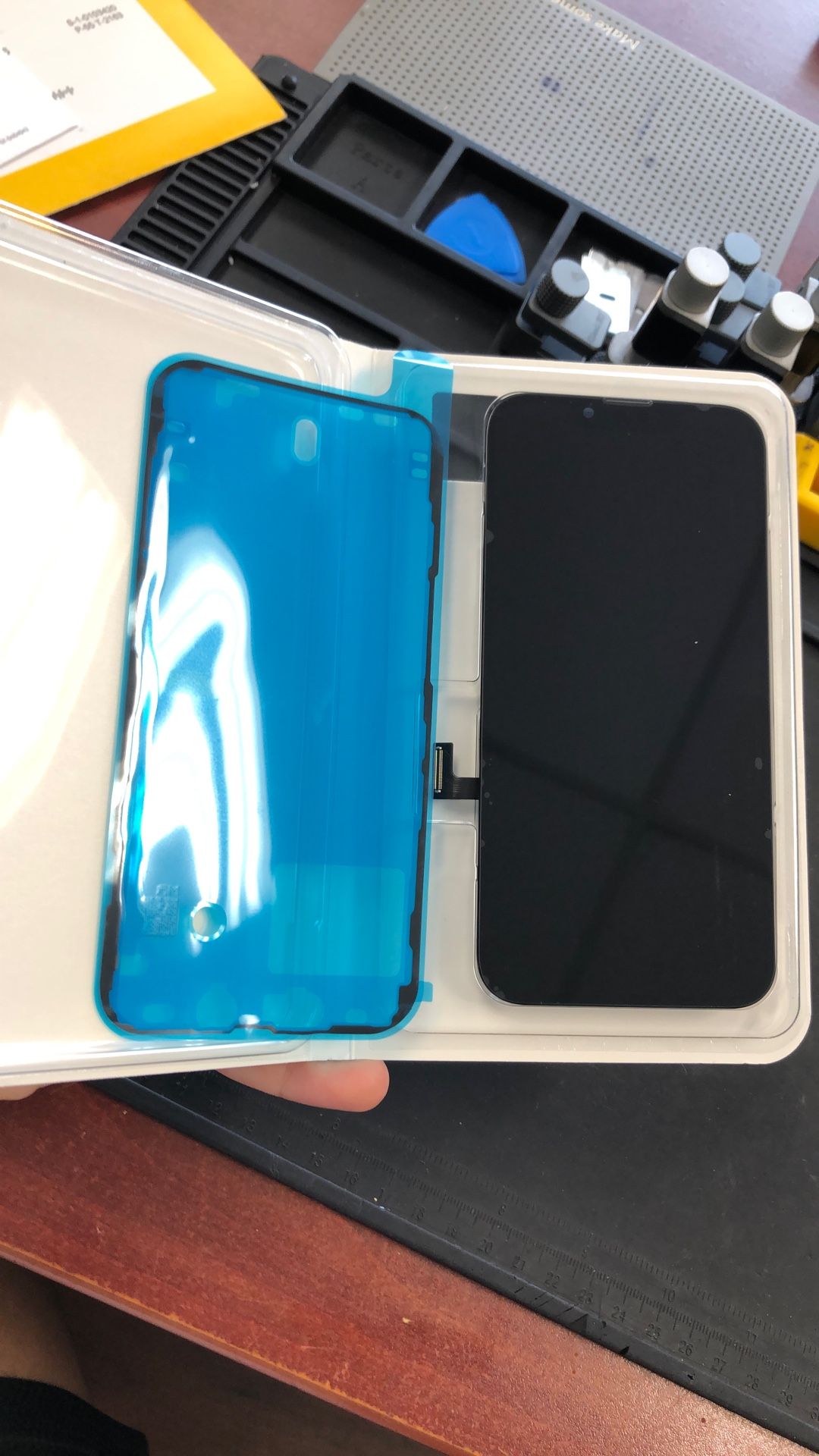 Iphone 13 Screen