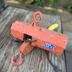 Industrial vintage DUFF Lynx 500 Lbs Electric Chain Hoist