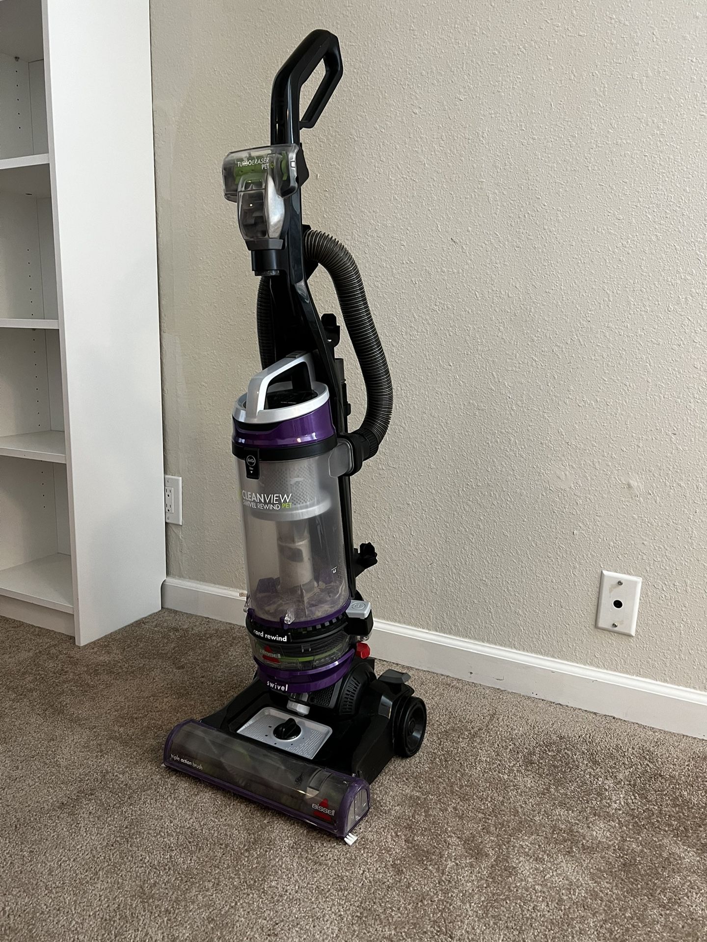 BISSEL VACUUM!! Clean View Pet!