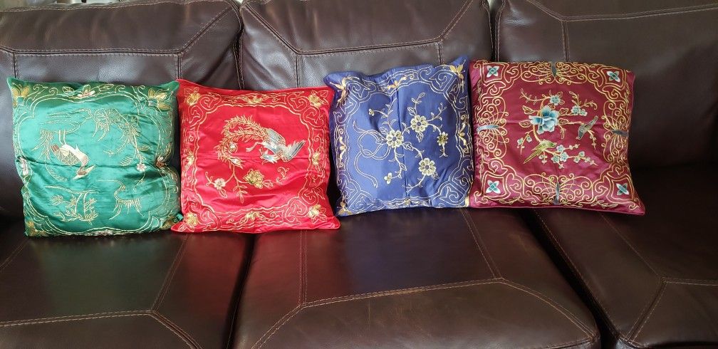 Decorative throw pillows