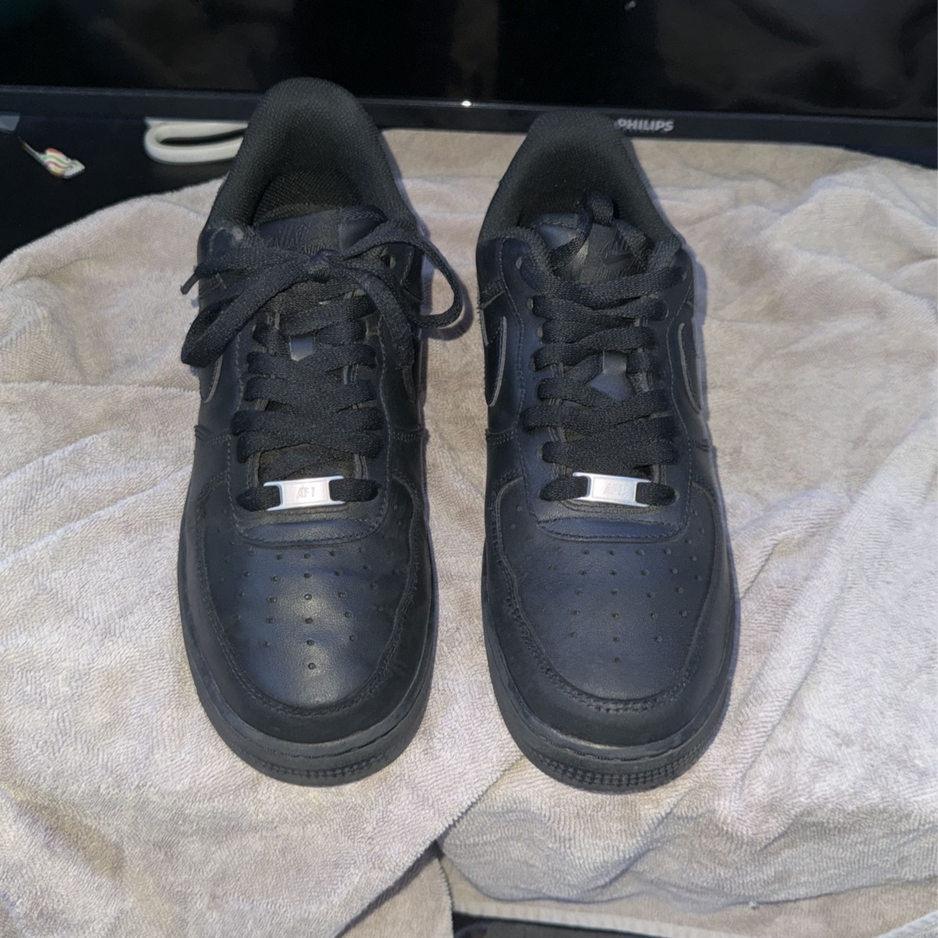 black air force 1’s