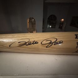 PETE ROSE AUTOGRAPHED BAT SIGNED IN PERSON IN FIELD OF DREAMS SHOP IN LAS VEGAS HAVE PICTURES TO PROVE IT MAKE OFFER