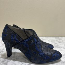 Bandolino Fabric Zip Up Boots 7.5M Black Navy Floral Witchy Whimsygoth Retro