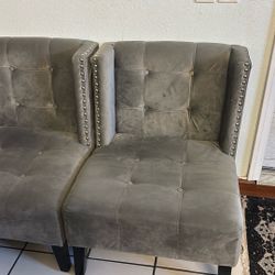 Accent Chairs 