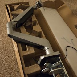 Monitor Arm Never Mounted