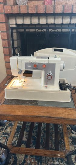 Vintage Montgomery Ward Sewing Machine with Carrying Case – Working