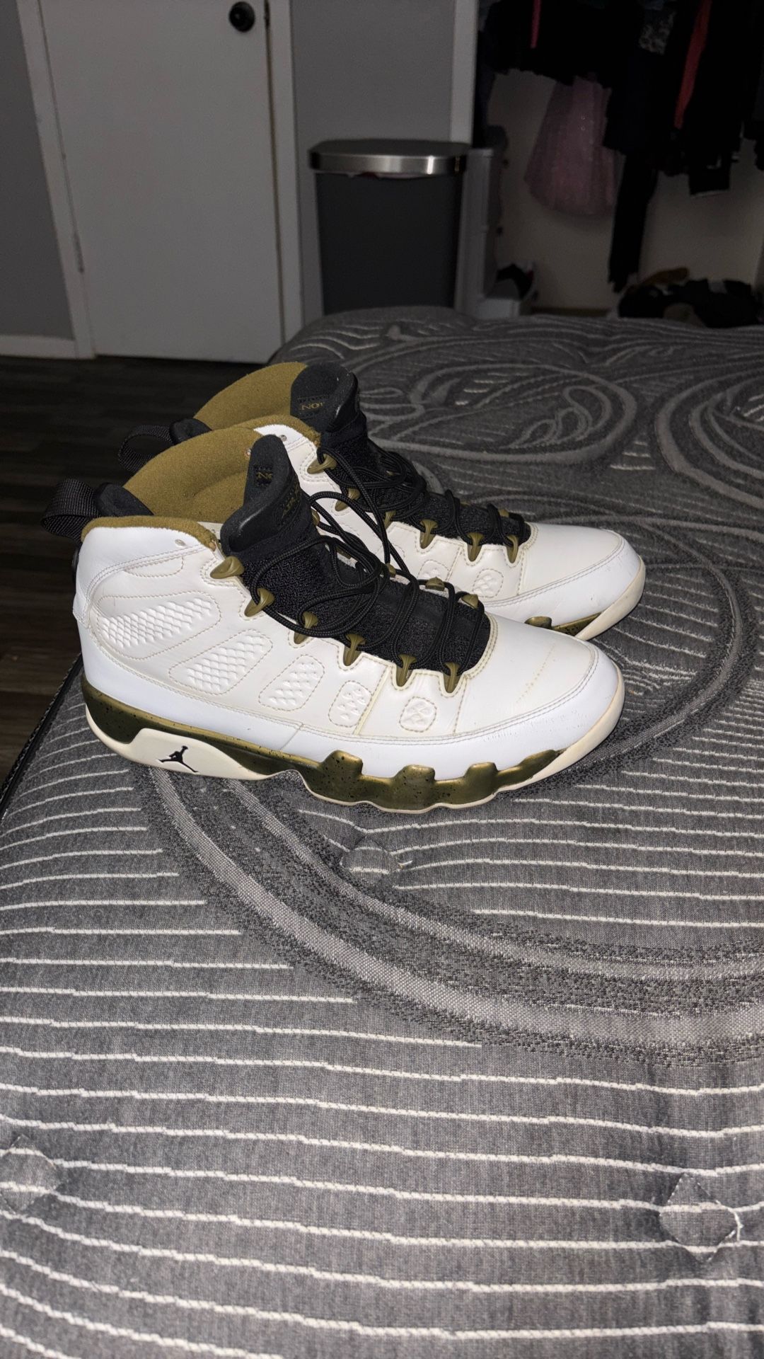 Statue 9s 2015 Pair