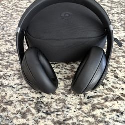 Beats Studio Pro Wireless 
