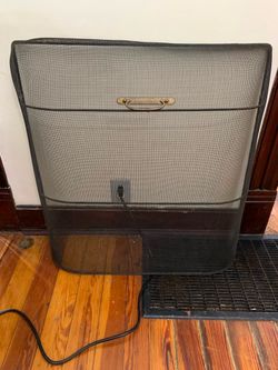 Vintage-Style Black Mesh Fireplace Spark Screen
