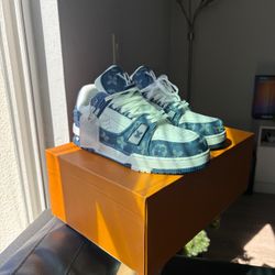Sports sneakers, urban style