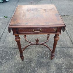 Beautiful Antique Table With Drawer 