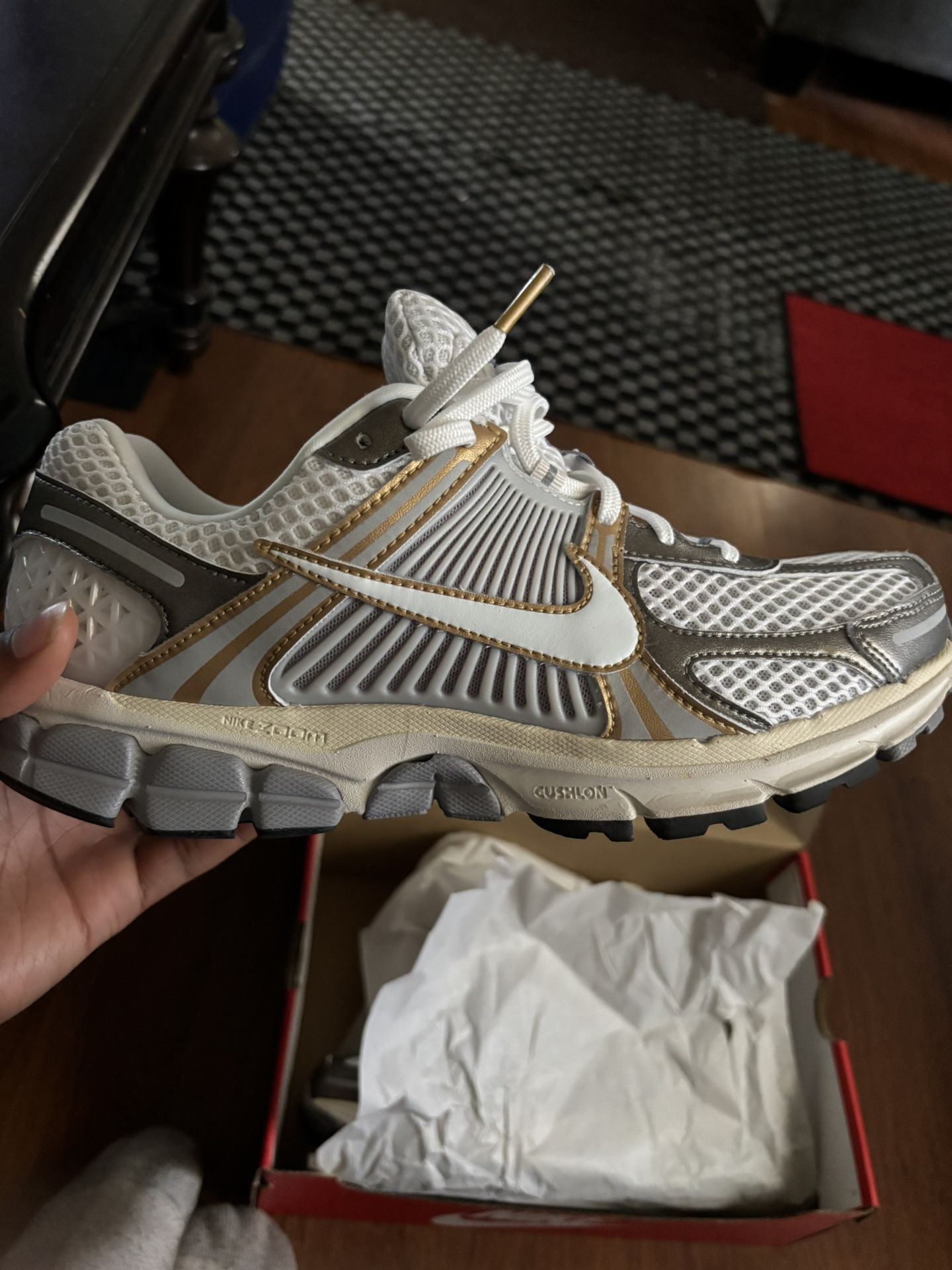 Vomero 5 Size 11