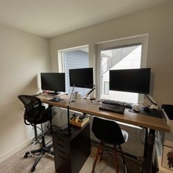 Custom Standing Desk – Solid Wood + Industrial Pipe Legs