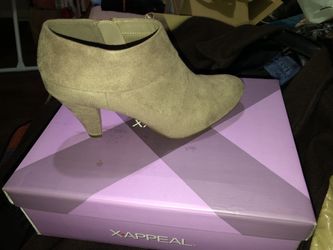 Women’s Tan Shoes