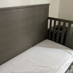 Crib/toddler Bed