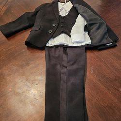 Van Heusen Todder For Boys, 4 Pieces Suit Set