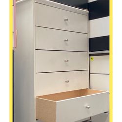 Dresser/ Five drawers dresser