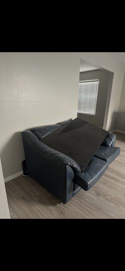 FREE COUCHES