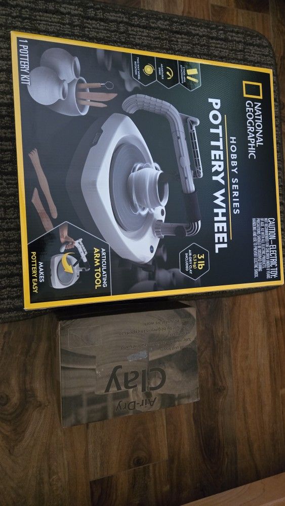 Nat GEO Pottery Wheel  With Extra Clay And Tools