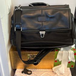  Tumi  Briefcase Large