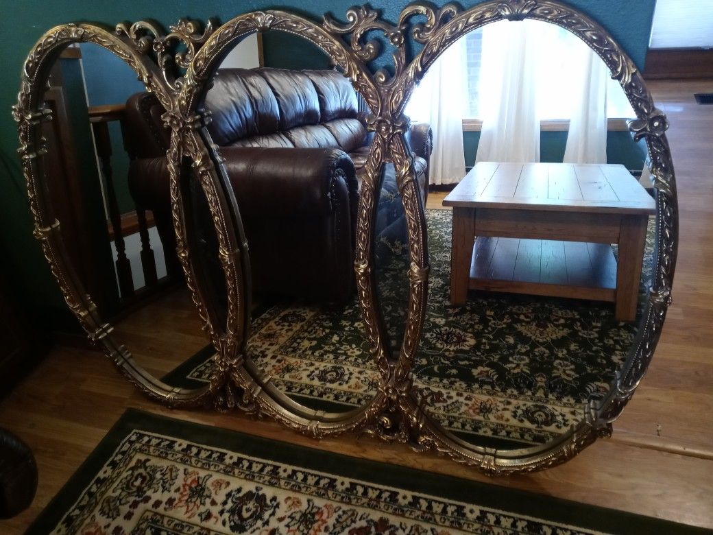 Vintage Gold Hollywood Regency Triple Interlocking Oval Wall Mirror