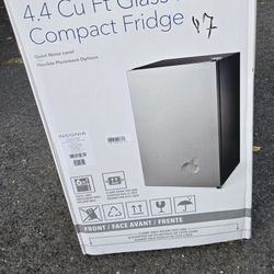 Insignia 4.4 Glass Mini Refrigerator 