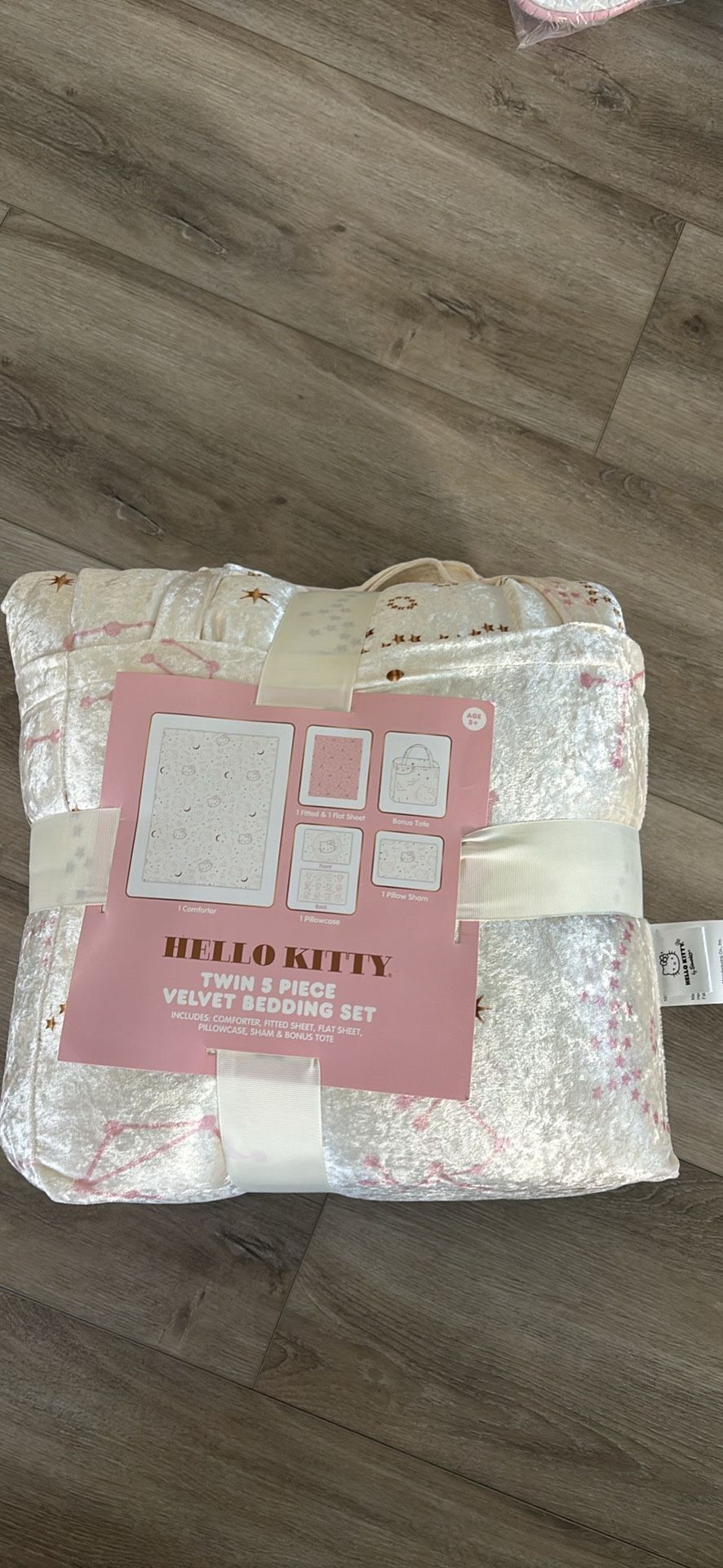 Hello Kitty comforter