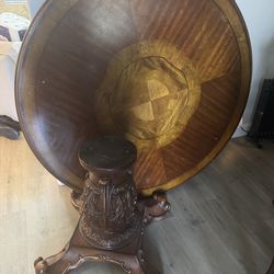 Round wood table
