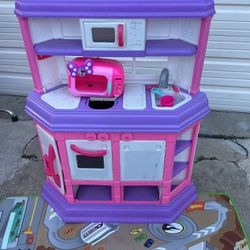 Girl Doll Kitchen And Bed 