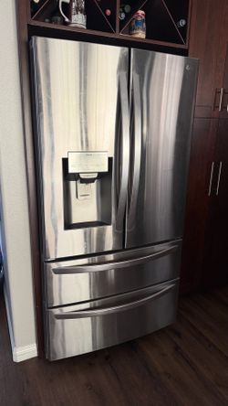 36 in. 28 cu. ft. 4-Door French Door Smart Refrigerator with Ice and Water Dispenser in PrintProof Stainless Steel