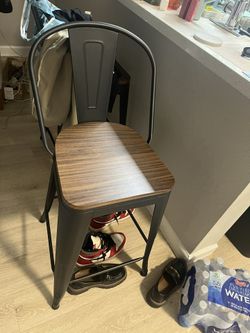 Bar stool
