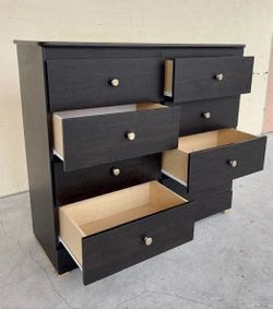 Eight Drawers Dresser 