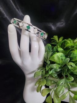 Green clover bracelet