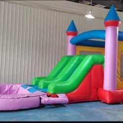 Wet/dry Bounce House