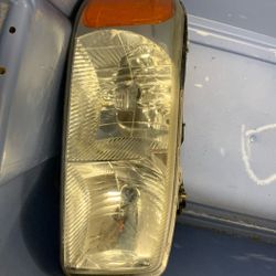 2000 2001 2002 2003 2004 2005 2006 GMC YUKON XL FRONT right  HEADLIGHT