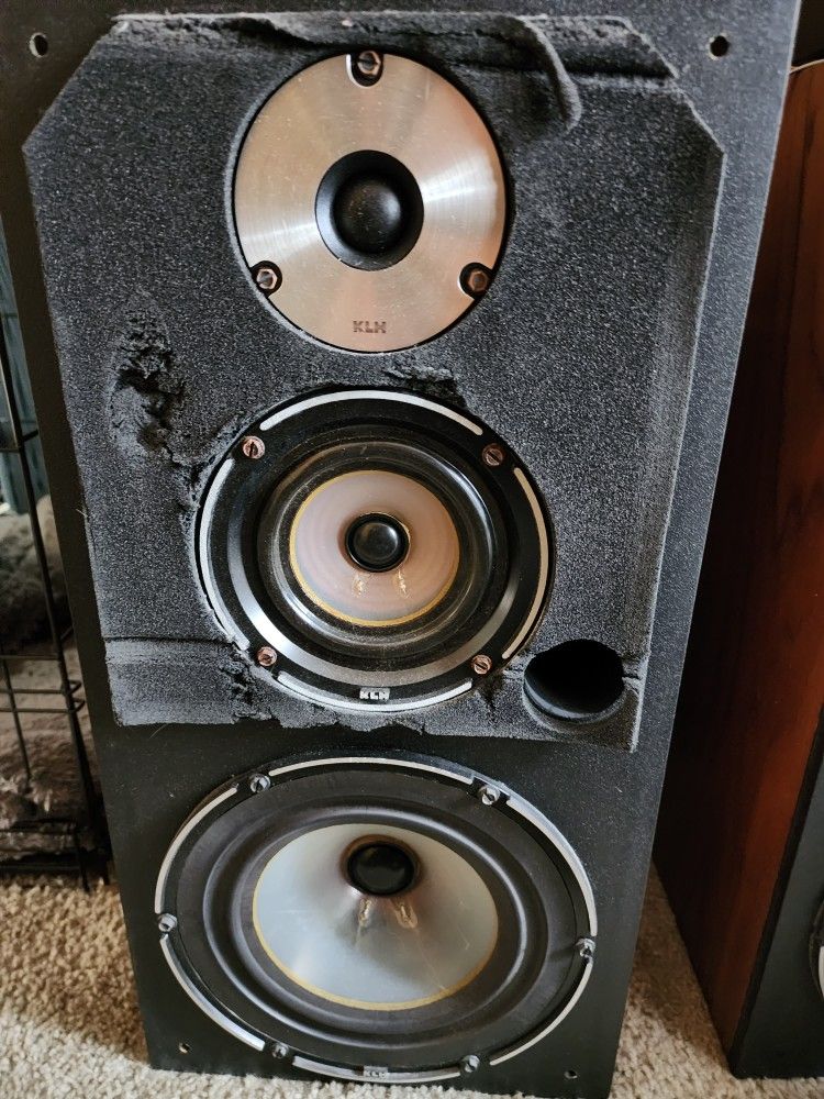 KLH 2 3 Way Speakers 