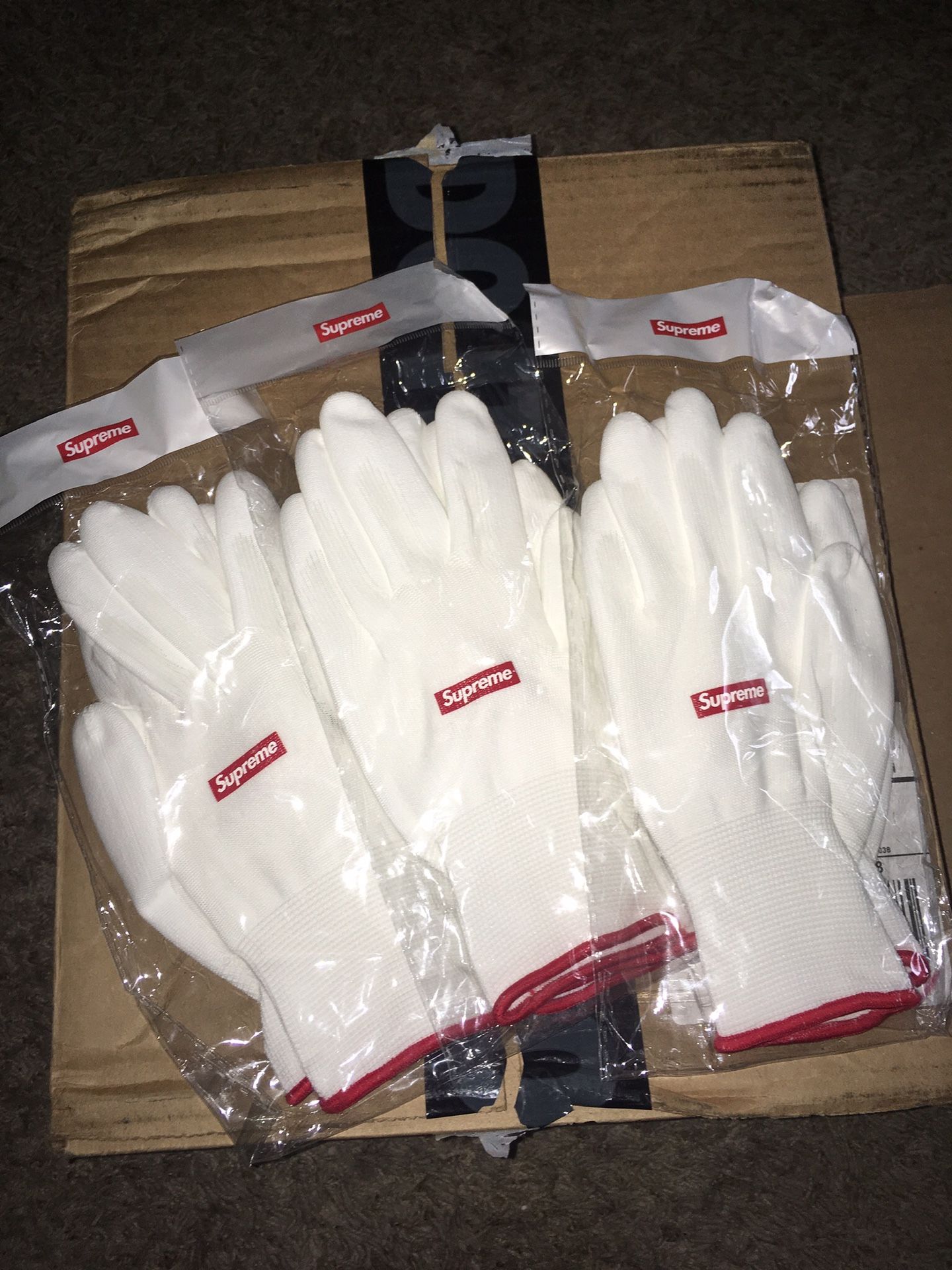 Supreme Gloves