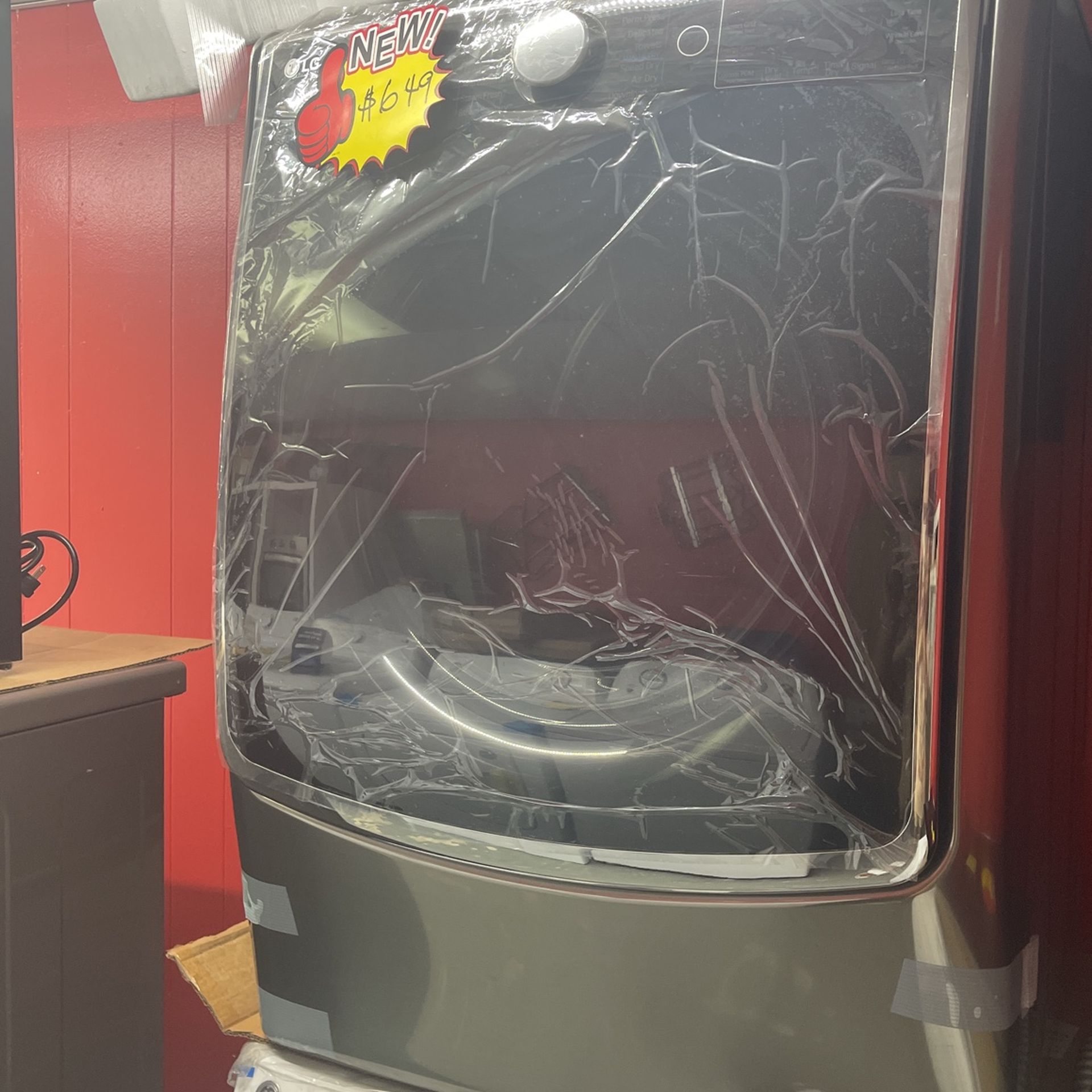 New Scratch And Send LG Gas Dryer. 1 Year Manufacture Warranty