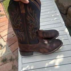 Size 10 Ariat Boots