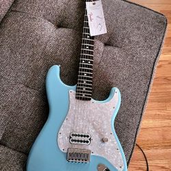 Fender Tom DeLonge Stratocaster Electric Guitar With Invader SH8 Pickup