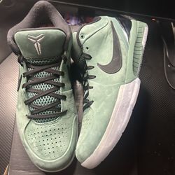 Nike Kobe 4 Girl Dad Size 11 Used