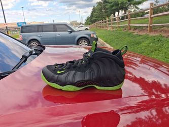 Brand New And Original Men's Nike Foamposite Sneakers Sizes 8