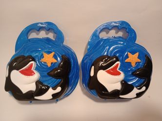 Sea world vintage shamu lunch boxes set