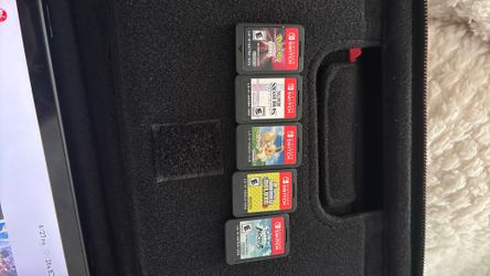 Nintendo Switch- mario kart carrying case- 5 games