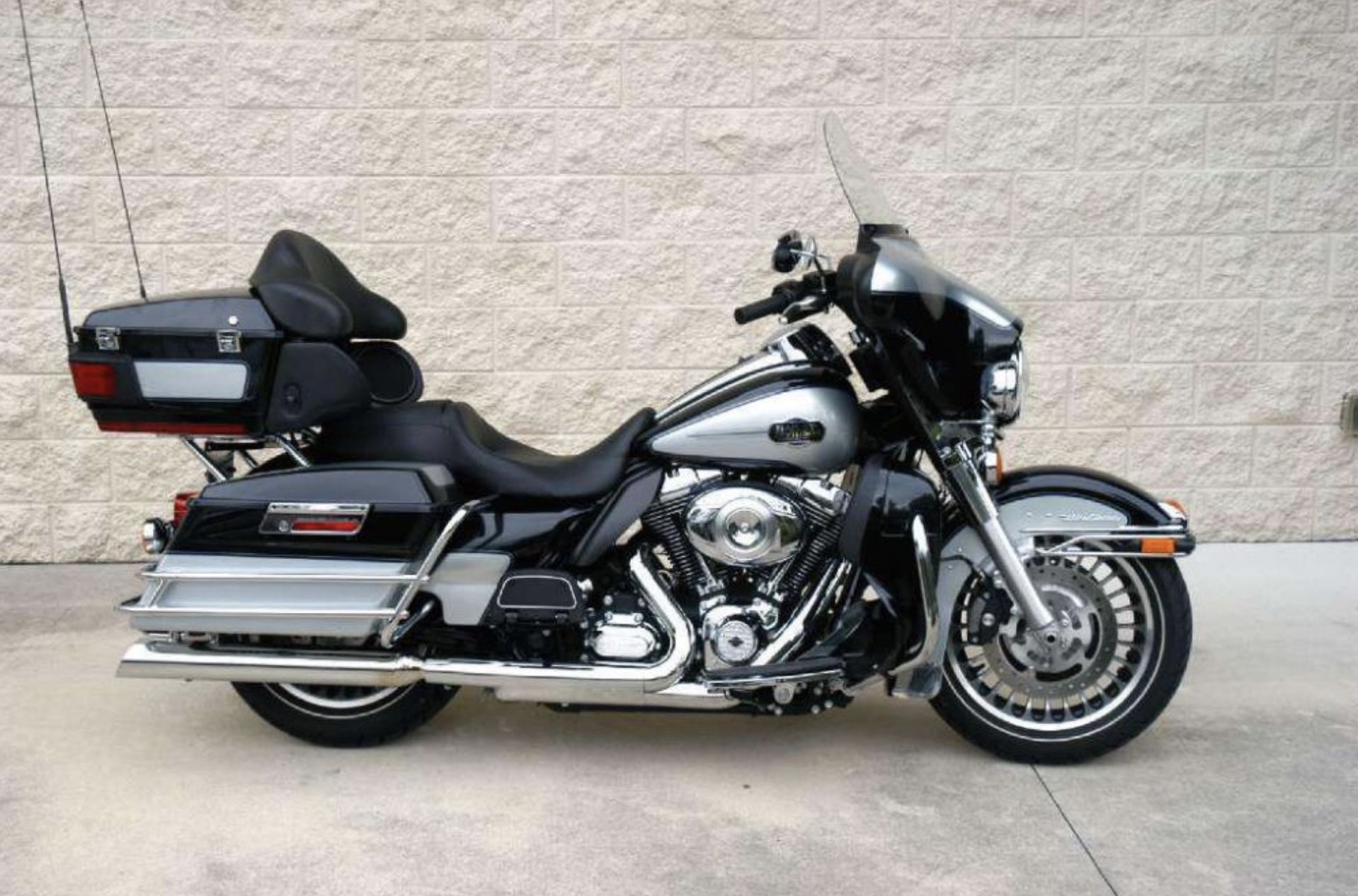 Ultra Classic Harley Davidson FLHTCO 2013 Midnight/brilliant Silver