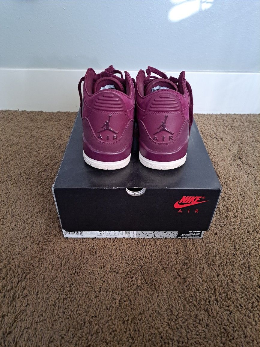 Jordan 3 Women's Boedeaux Size 9 $160