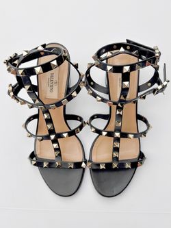 Valentino Garavani Rockstud Heels – Black Leather